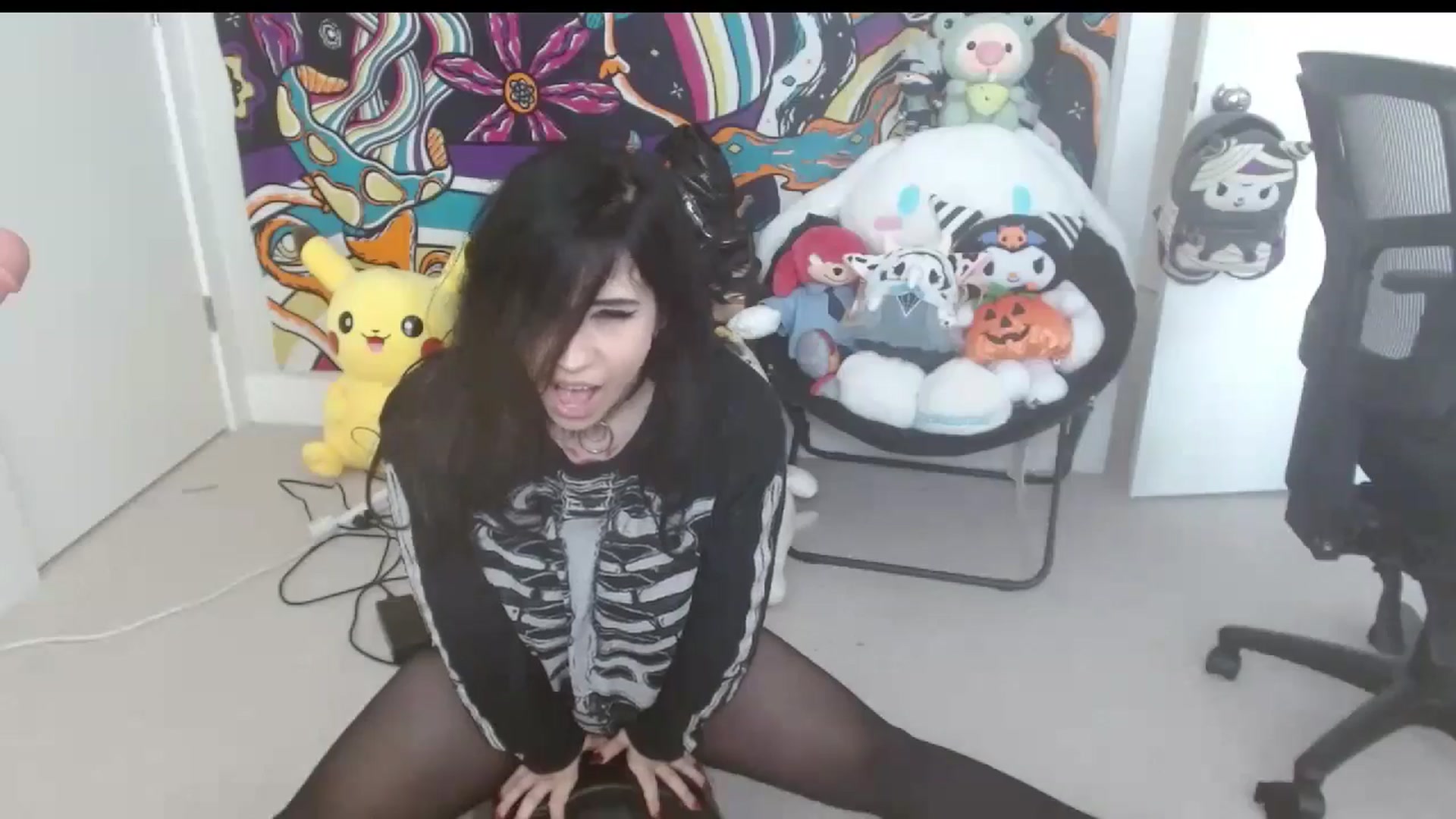 Gallery image thumbnail from Maikuchi's myfreecams stream on, 09/22/2024, 18:48 image 10 of 20