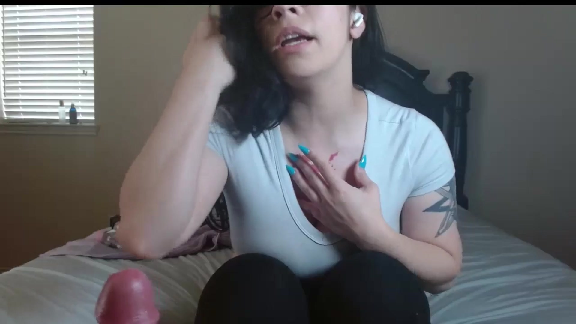 Gallery image thumbnail from Maikuchi's myfreecams stream on, 10/16/2024, 18:16 image 16 of 20