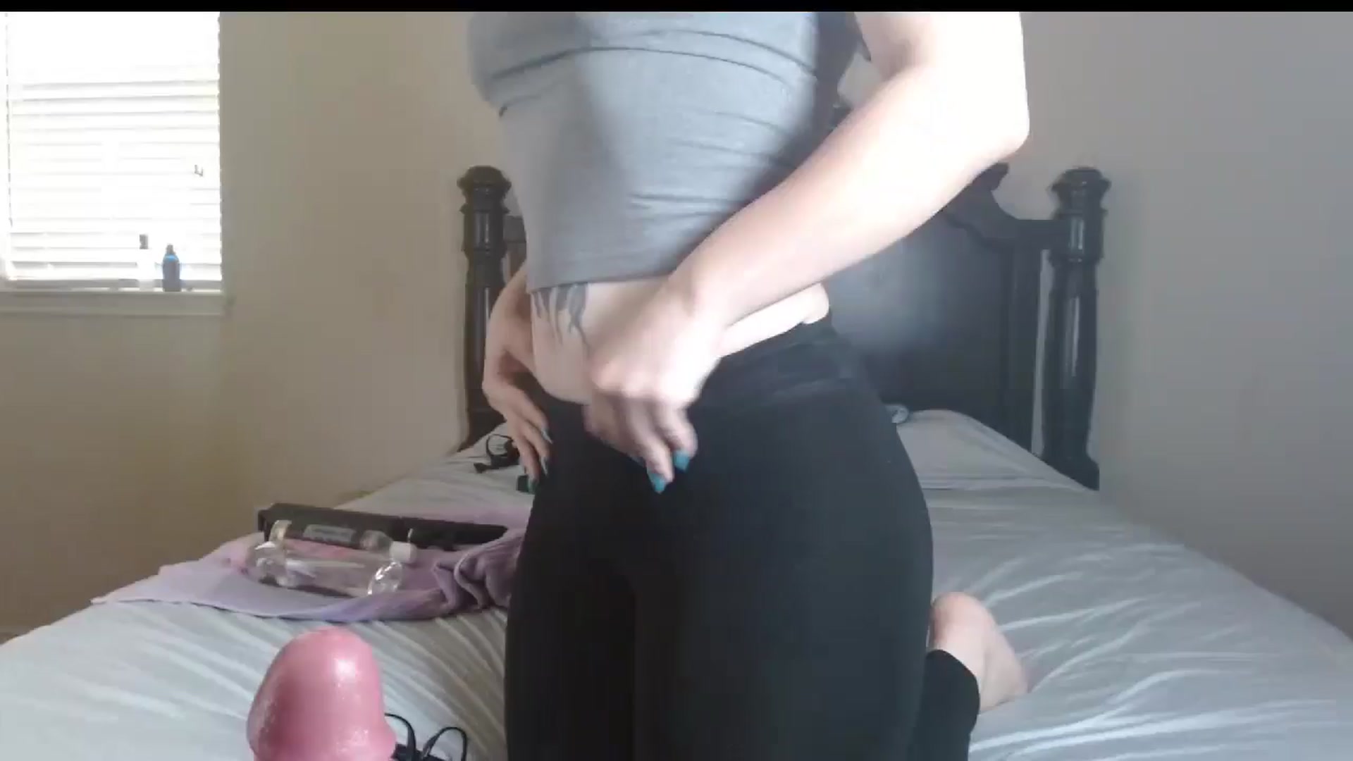 Gallery image thumbnail from Maikuchi's myfreecams stream on, 10/16/2024, 18:16 image 1 of 20