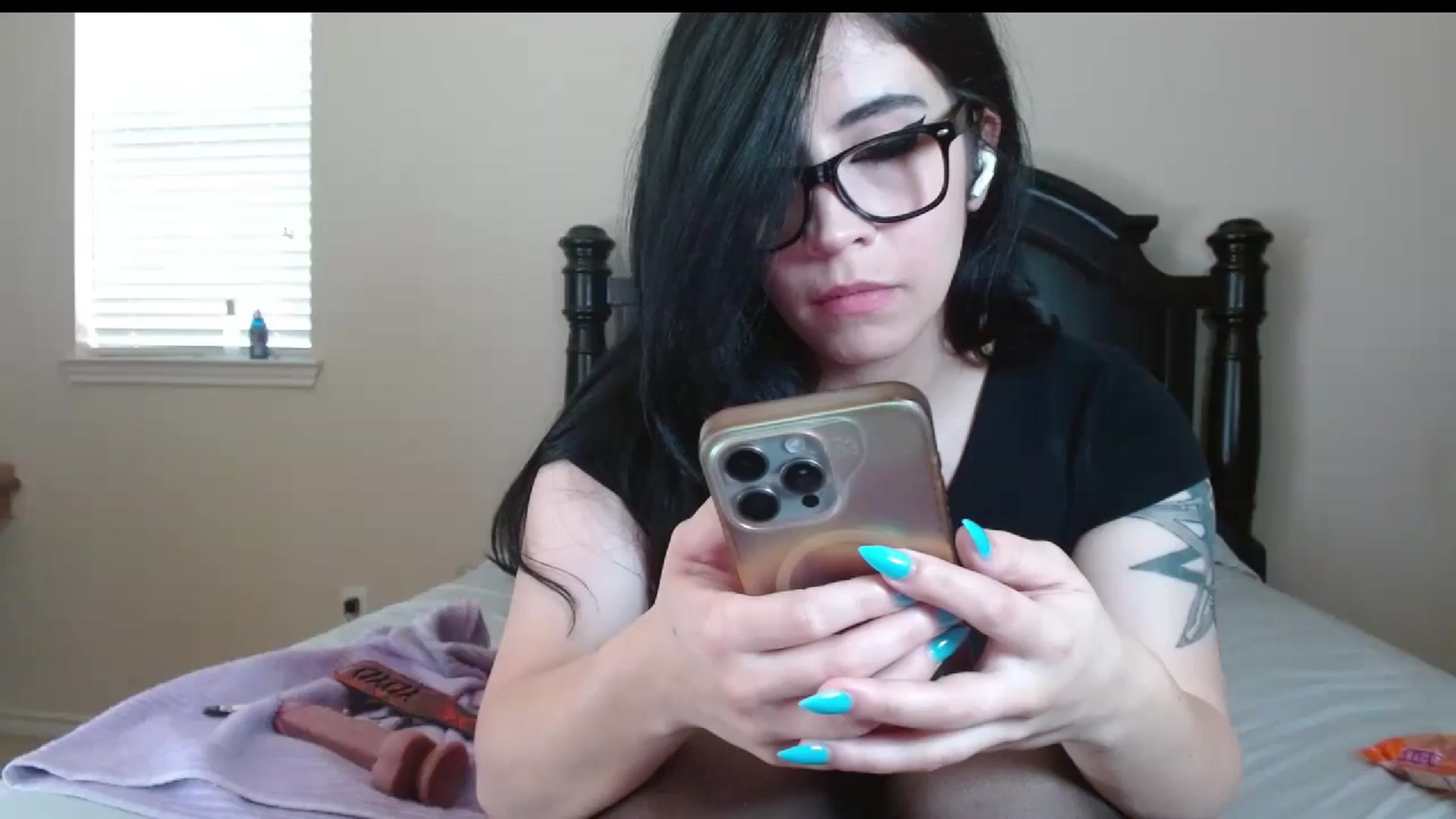 Gallery image thumbnail from Maikuchi's myfreecams stream on, 10/17/2024, 18:01 image 3 of 20