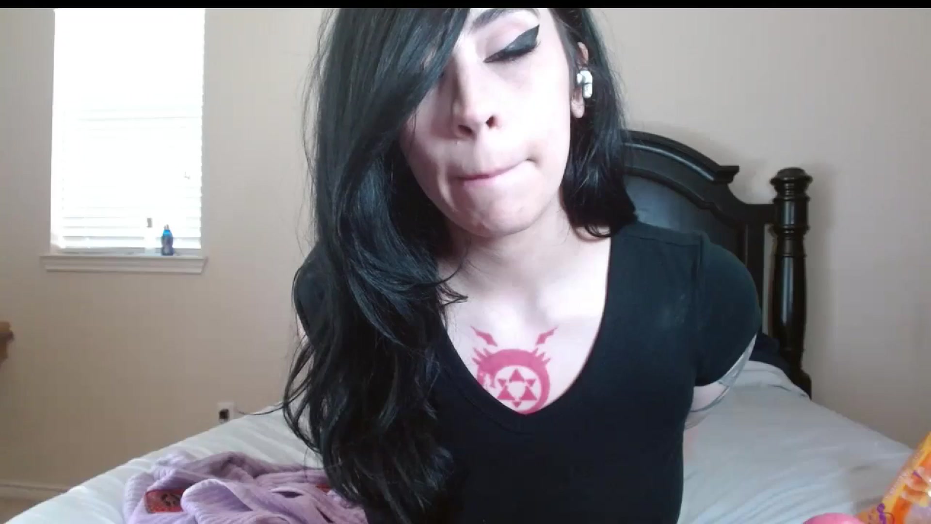 Gallery image thumbnail from Maikuchi's myfreecams stream on, 10/17/2024, 18:01 image 16 of 20