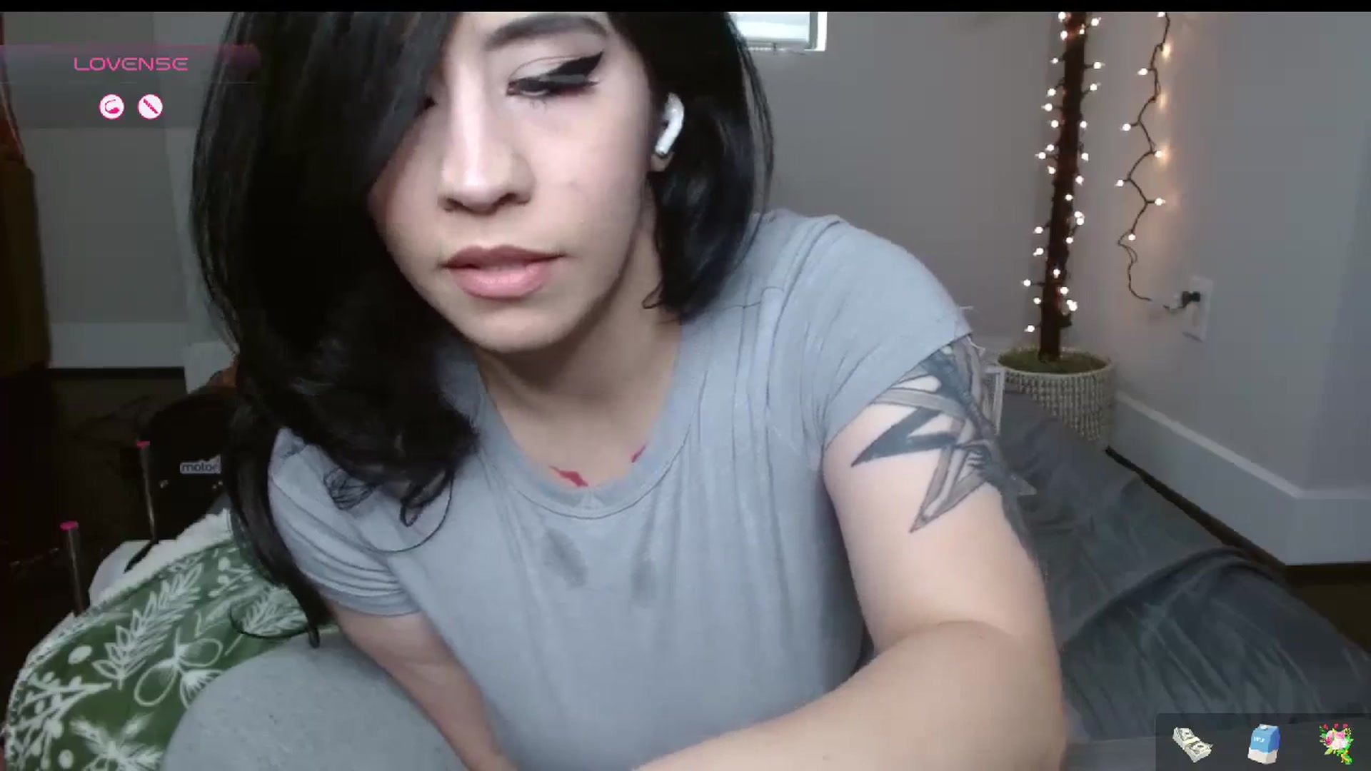 Gallery image thumbnail from Maikuchi's myfreecams stream on, 11/16/2024, 20:37 image 9 of 20