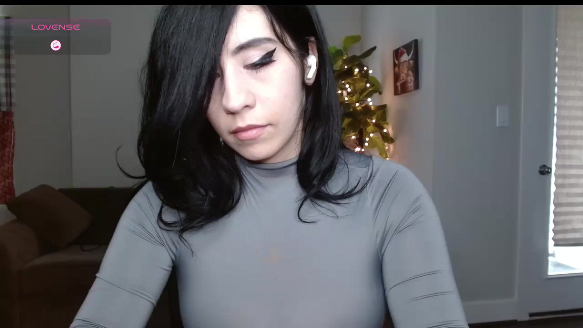 Gallery image thumbnail from Maikuchi's myfreecams stream on, 11/17/2024, 16:04 image 1 of 20