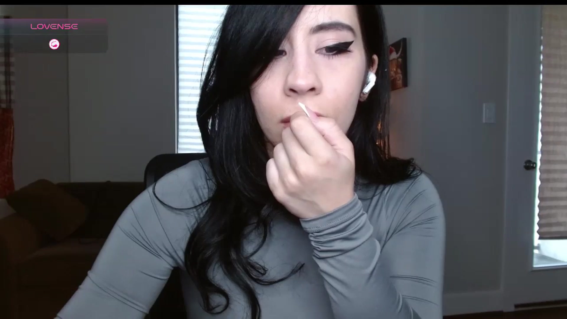 Gallery image thumbnail from Maikuchi's myfreecams stream on, 11/17/2024, 16:04 image 10 of 20