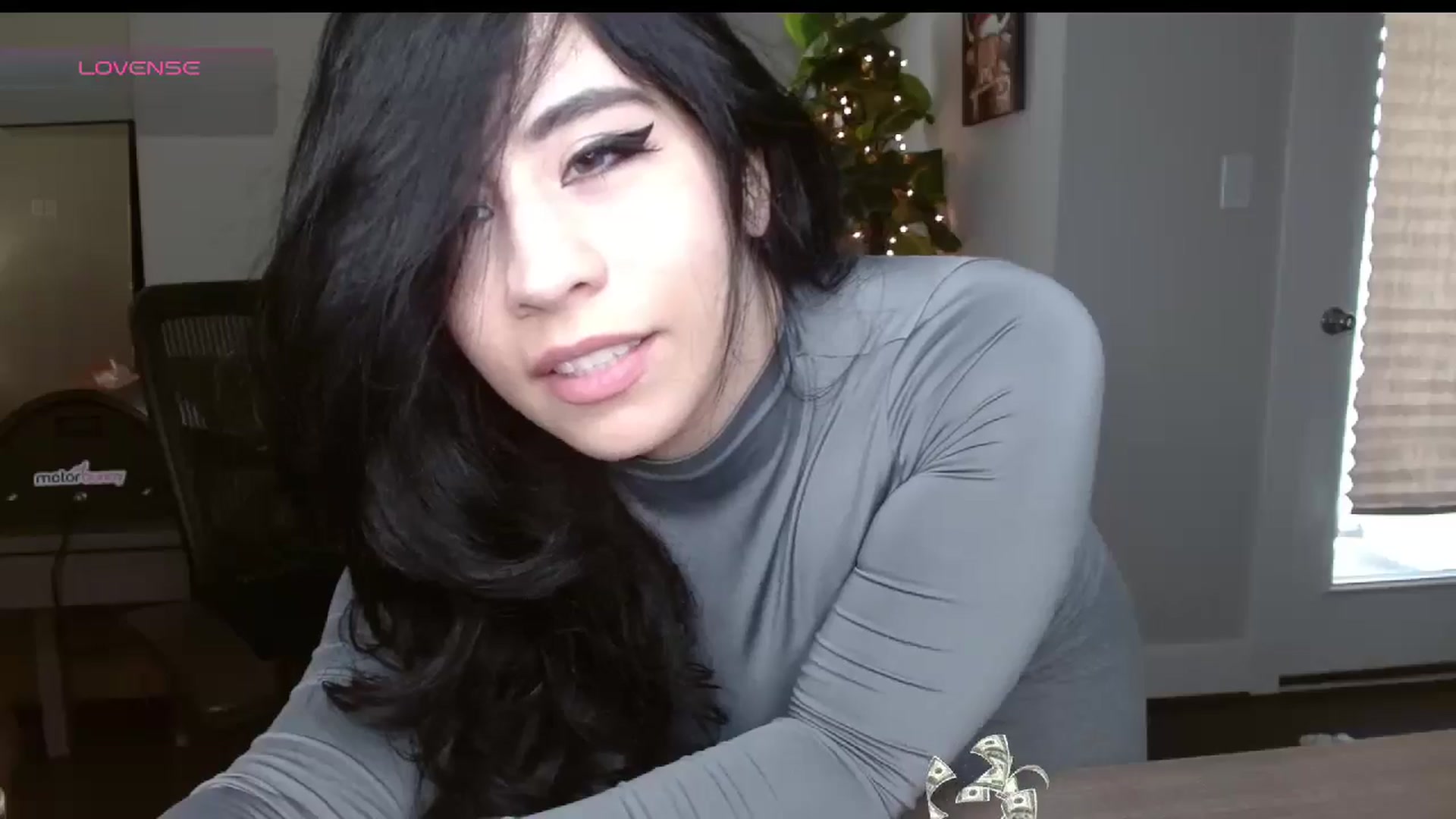 Gallery image thumbnail from Maikuchi's myfreecams stream on, 11/21/2024, 18:04 image 11 of 20
