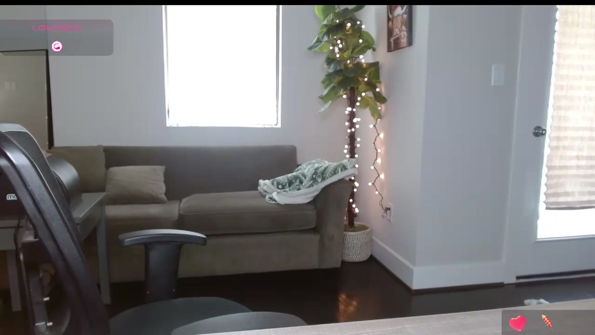Gallery image thumbnail from Maikuchi's myfreecams stream on, 11/21/2024, 18:33 image 14 of 20