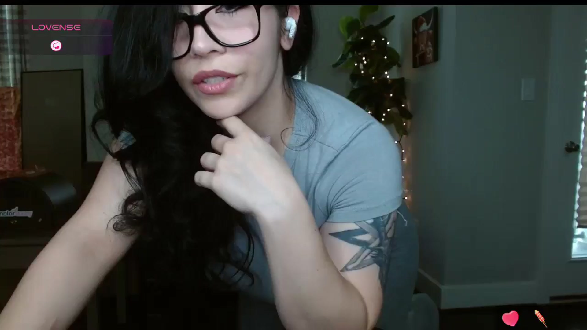 Gallery image thumbnail from Maikuchi's myfreecams stream on, 11/24/2024, 17:41 image 1 of 20