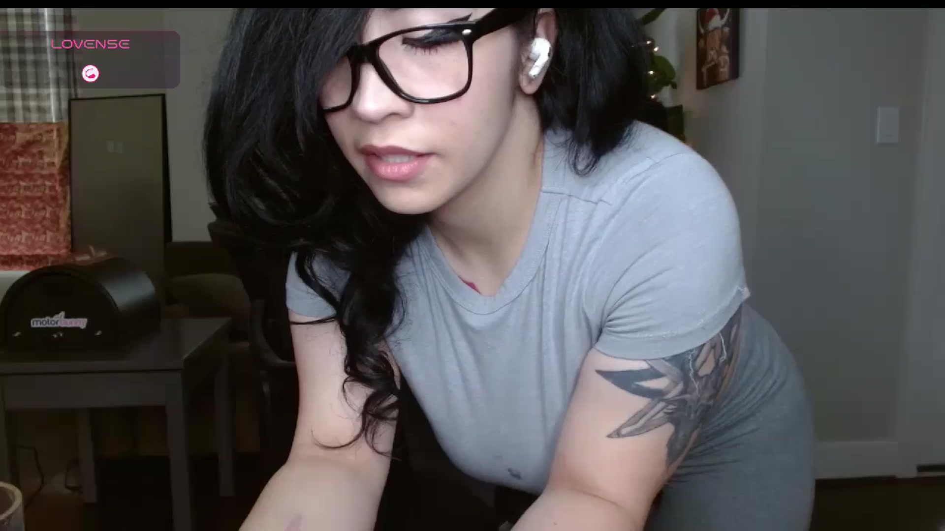 Gallery image thumbnail from Maikuchi's myfreecams stream on, 11/24/2024, 17:41 image 5 of 20