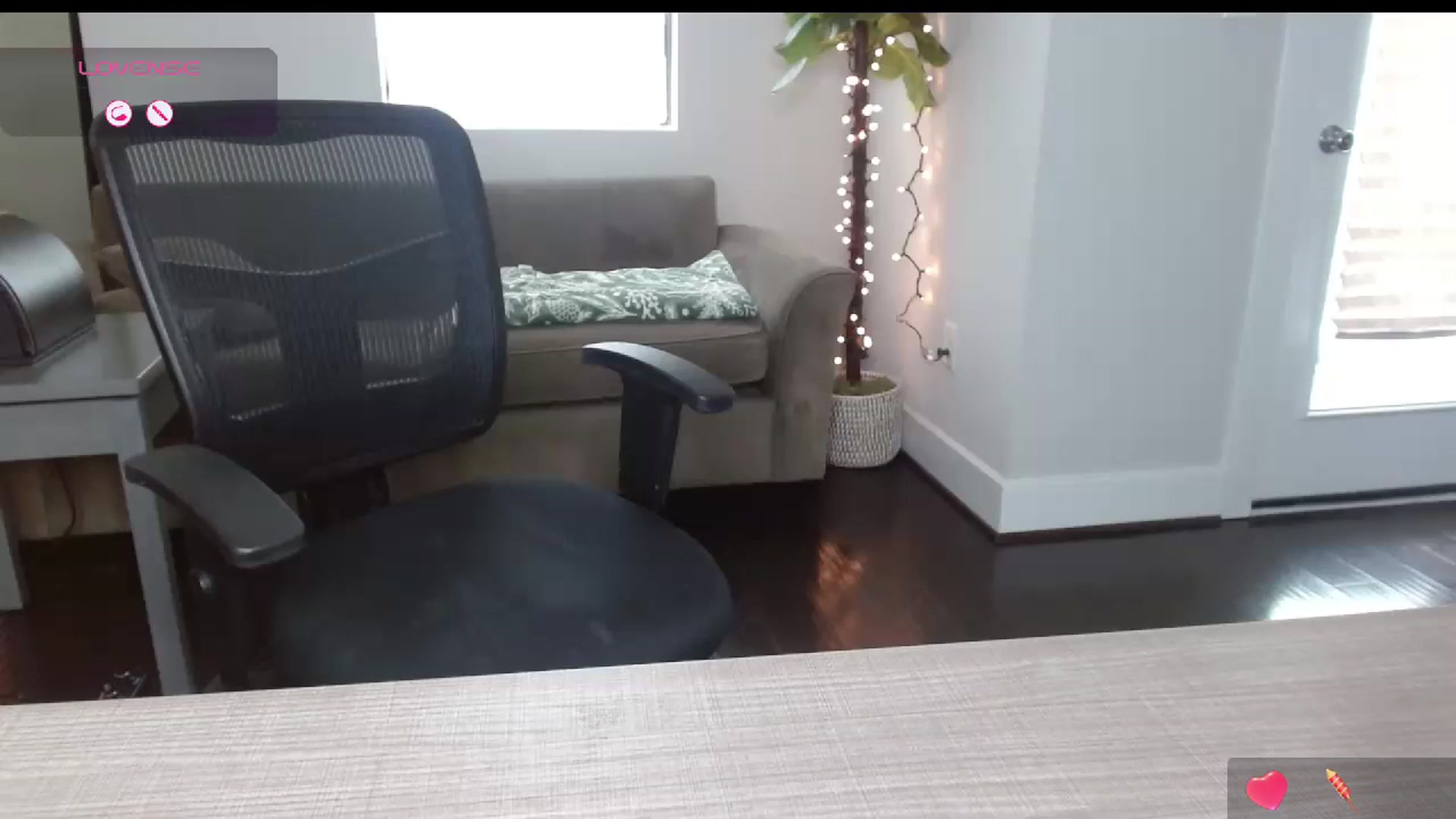Gallery image thumbnail from Maikuchi's myfreecams stream on, 11/24/2024, 18:04 image 3 of 20