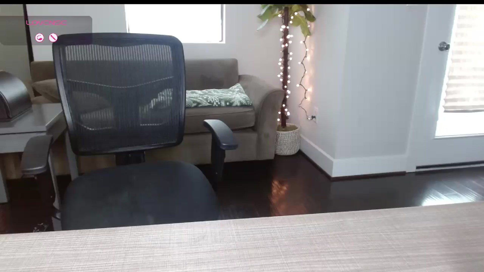 Gallery image thumbnail from Maikuchi's myfreecams stream on, 11/24/2024, 18:04 image 12 of 20