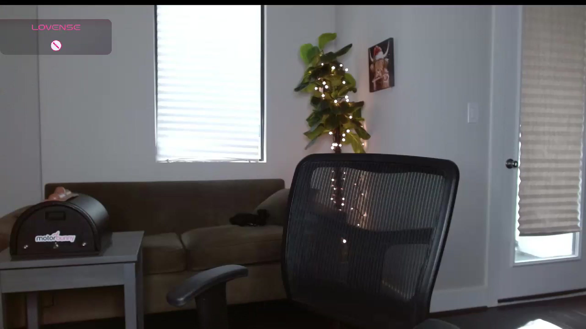 Gallery image thumbnail from Maikuchi's myfreecams stream on, 12/08/2024, 18:38 image 10 of 20