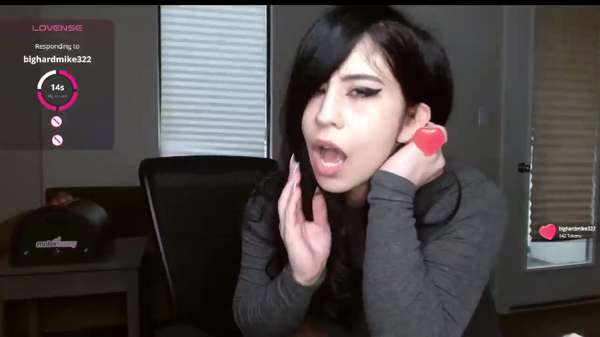 Gallery image thumbnail from Maikuchi's myfreecams stream on, 12/08/2024, 18:38 image 9 of 20