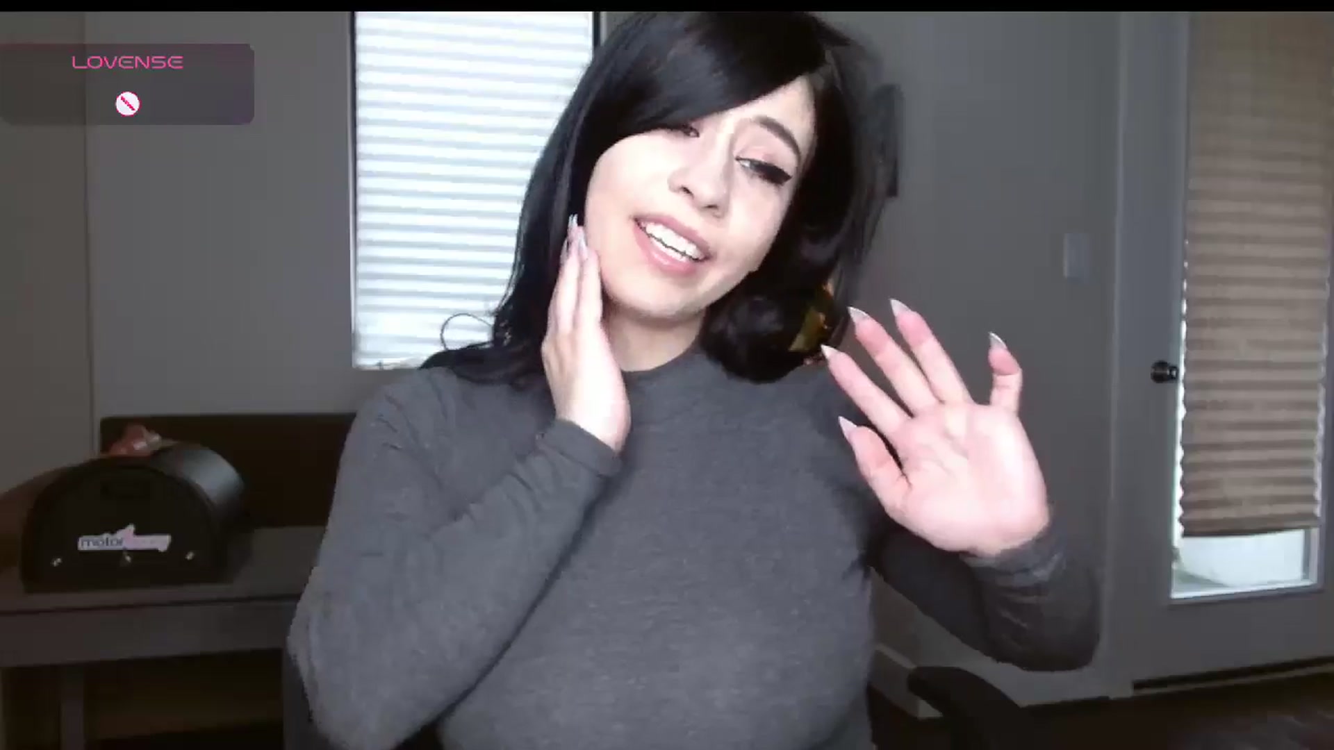 Gallery image thumbnail from Maikuchi's myfreecams stream on, 12/08/2024, 18:38 image 7 of 20