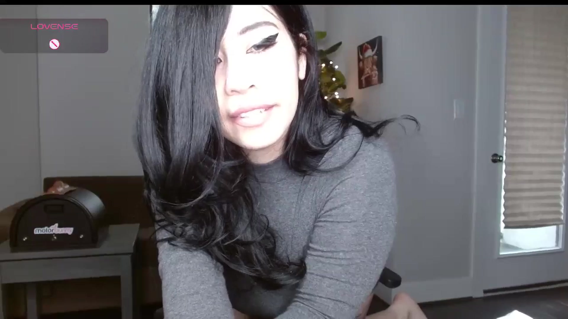 Gallery image thumbnail from Maikuchi's myfreecams stream on, 12/08/2024, 18:38 image 8 of 20