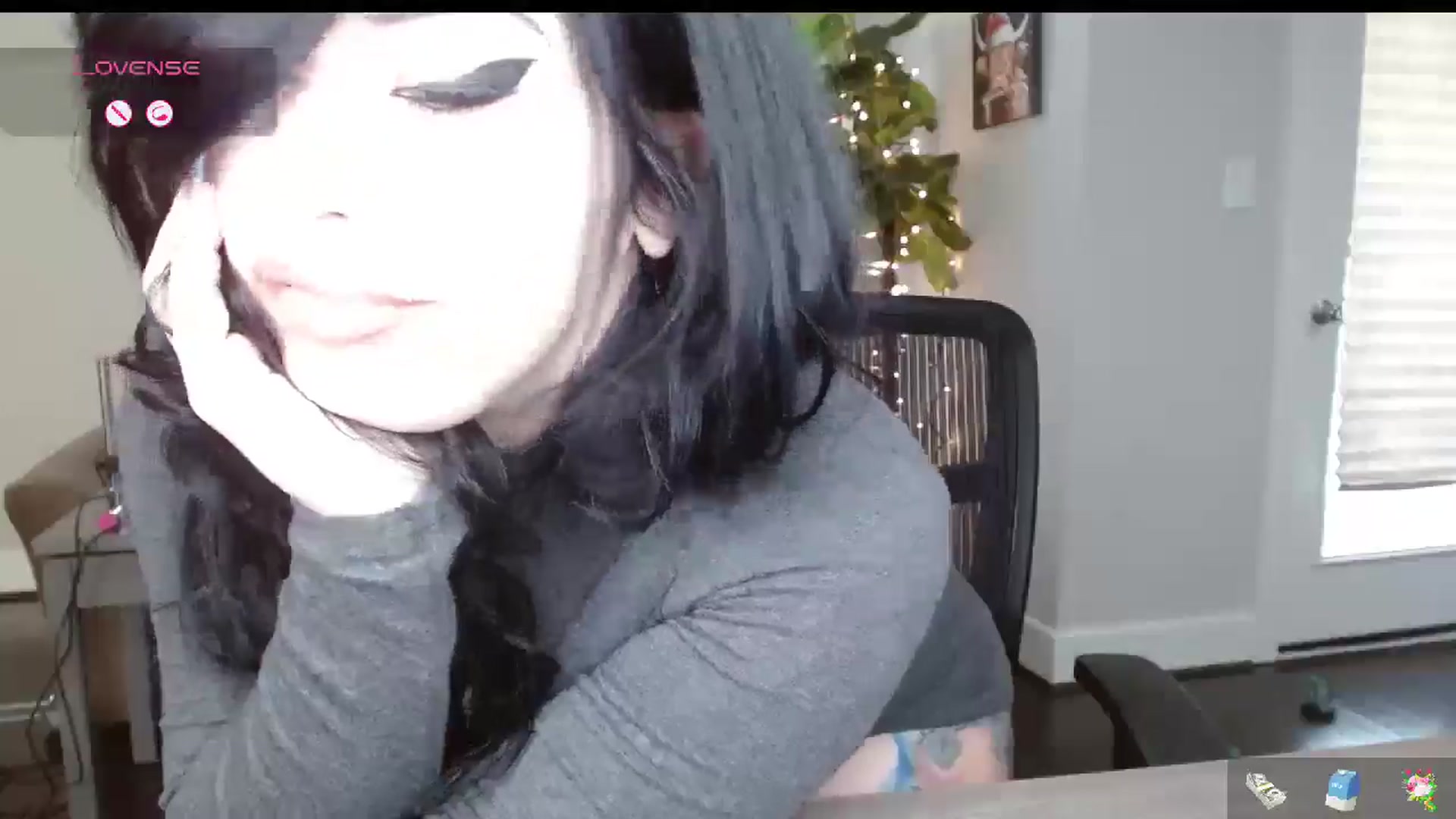 Gallery image thumbnail from Maikuchi's myfreecams stream on, 12/11/2024, 15:58 image 19 of 20