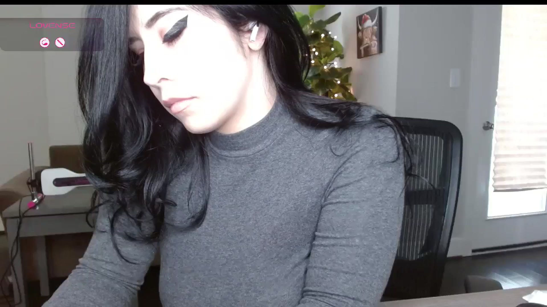 Gallery image thumbnail from Maikuchi's myfreecams stream on, 12/11/2024, 18:57 image 1 of 20