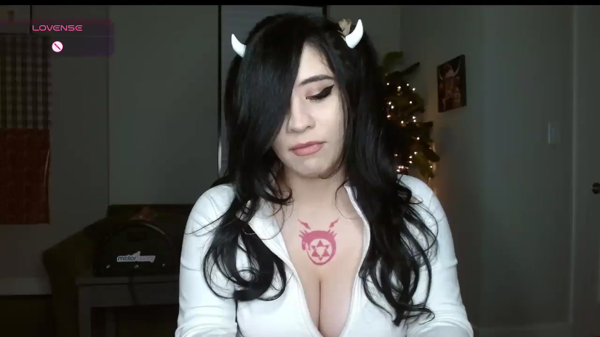 Gallery image thumbnail from Maikuchi's myfreecams stream on, 12/18/2024, 24:21 image 18 of 20