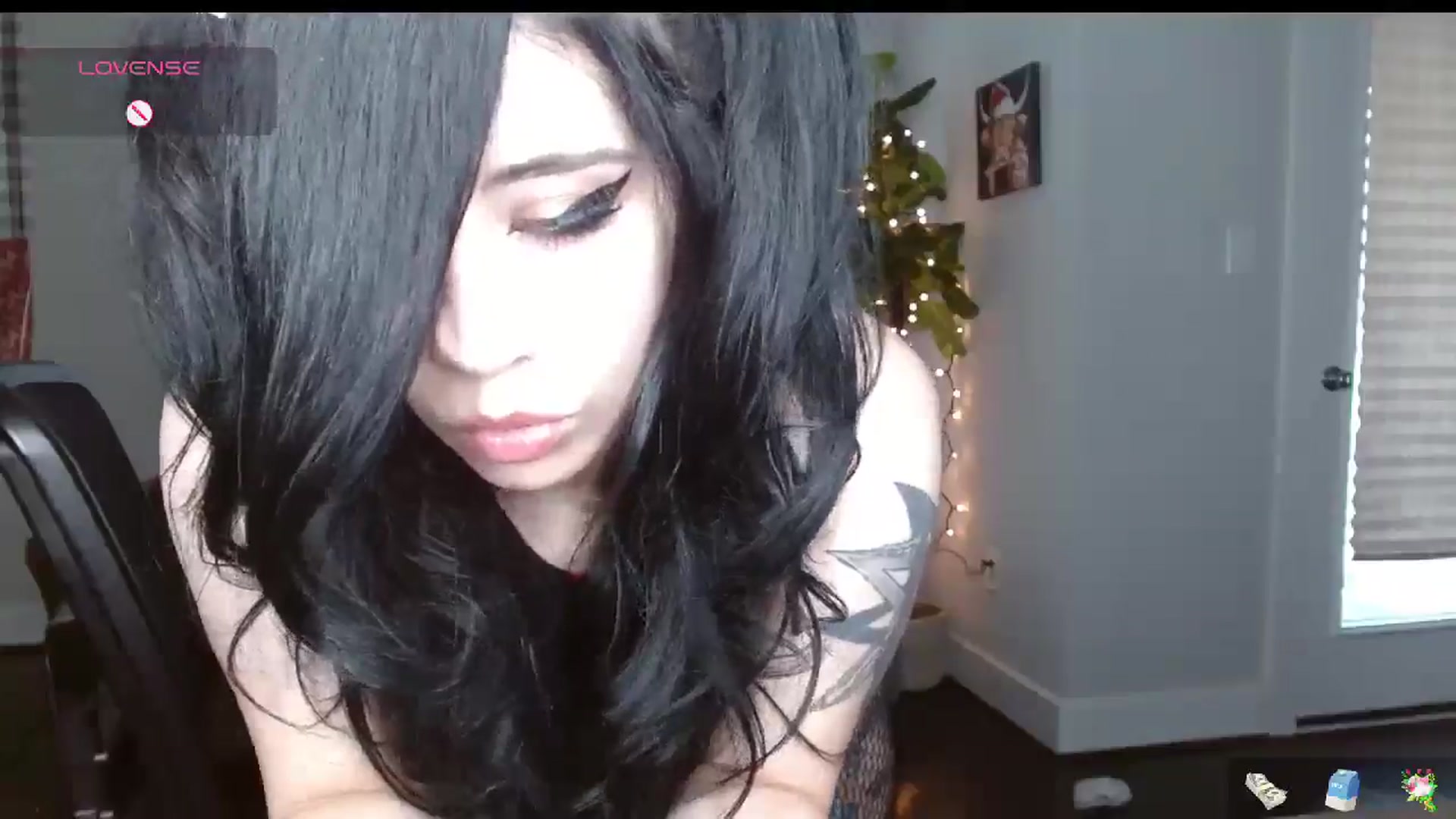Gallery image thumbnail from Maikuchi's myfreecams stream on, 12/18/2024, 20:48 image 12 of 20