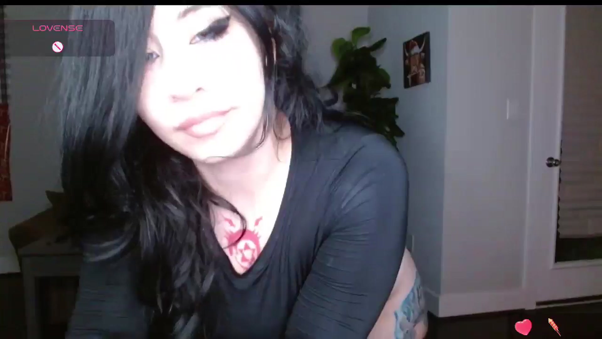 Gallery image thumbnail from Maikuchi's myfreecams stream on, 12/23/2024, 01:21 image 12 of 20
