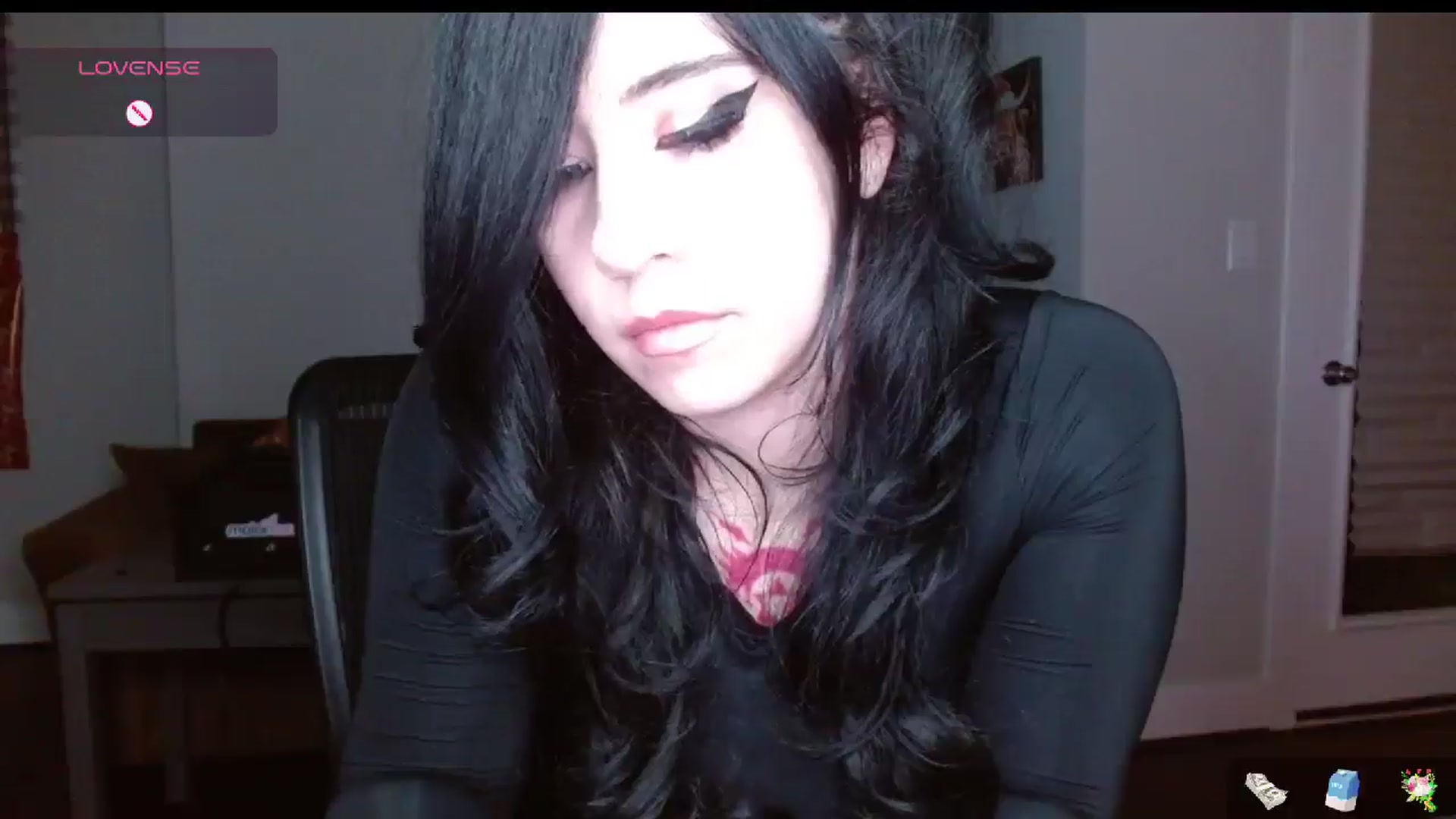 Gallery image thumbnail from Maikuchi's myfreecams stream on, 12/23/2024, 01:21 image 10 of 20