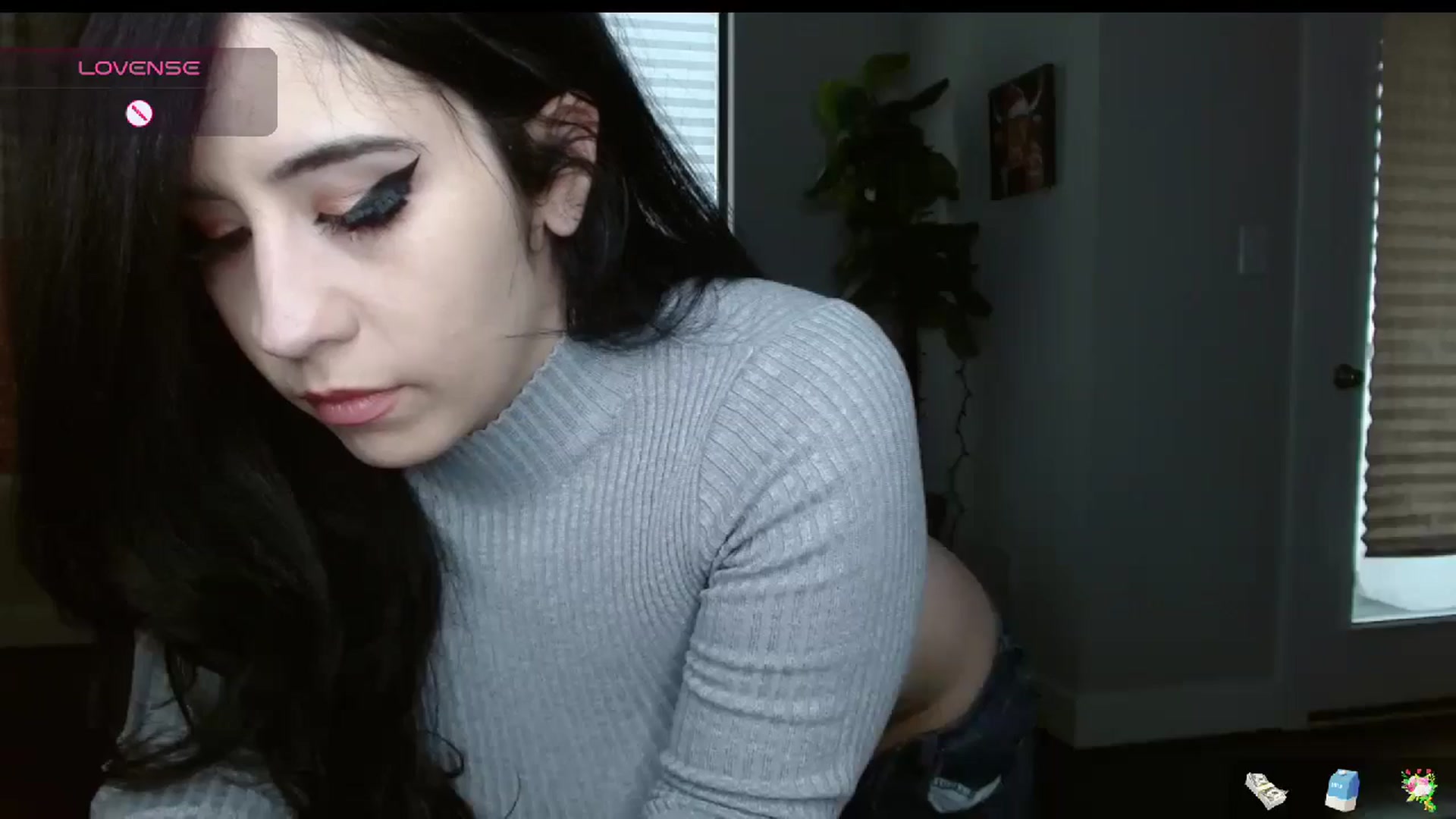 Gallery image thumbnail from Maikuchi's myfreecams stream on, 12/23/2024, 19:29 image 17 of 20
