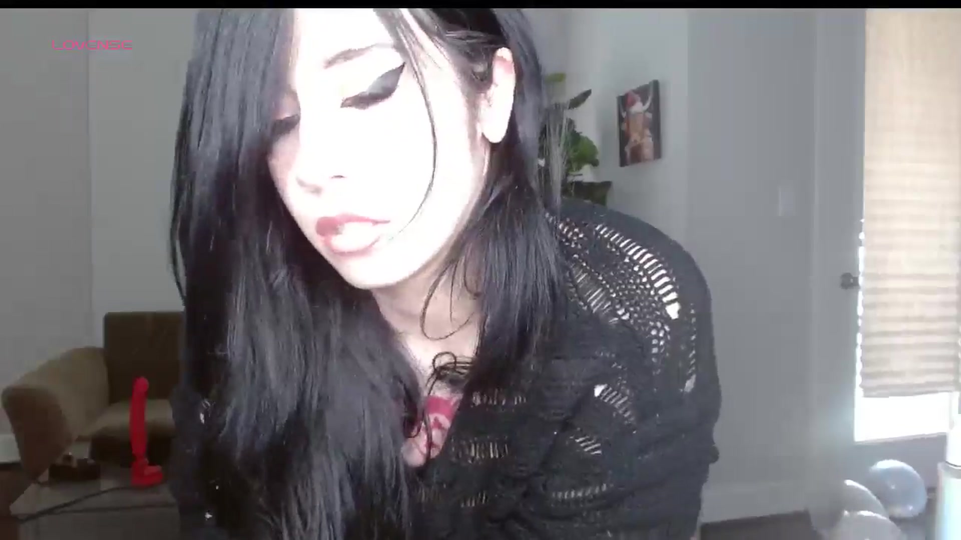 Gallery image thumbnail from Maikuchi's myfreecams stream on, 01/01/2025, 20:13 image 16 of 20