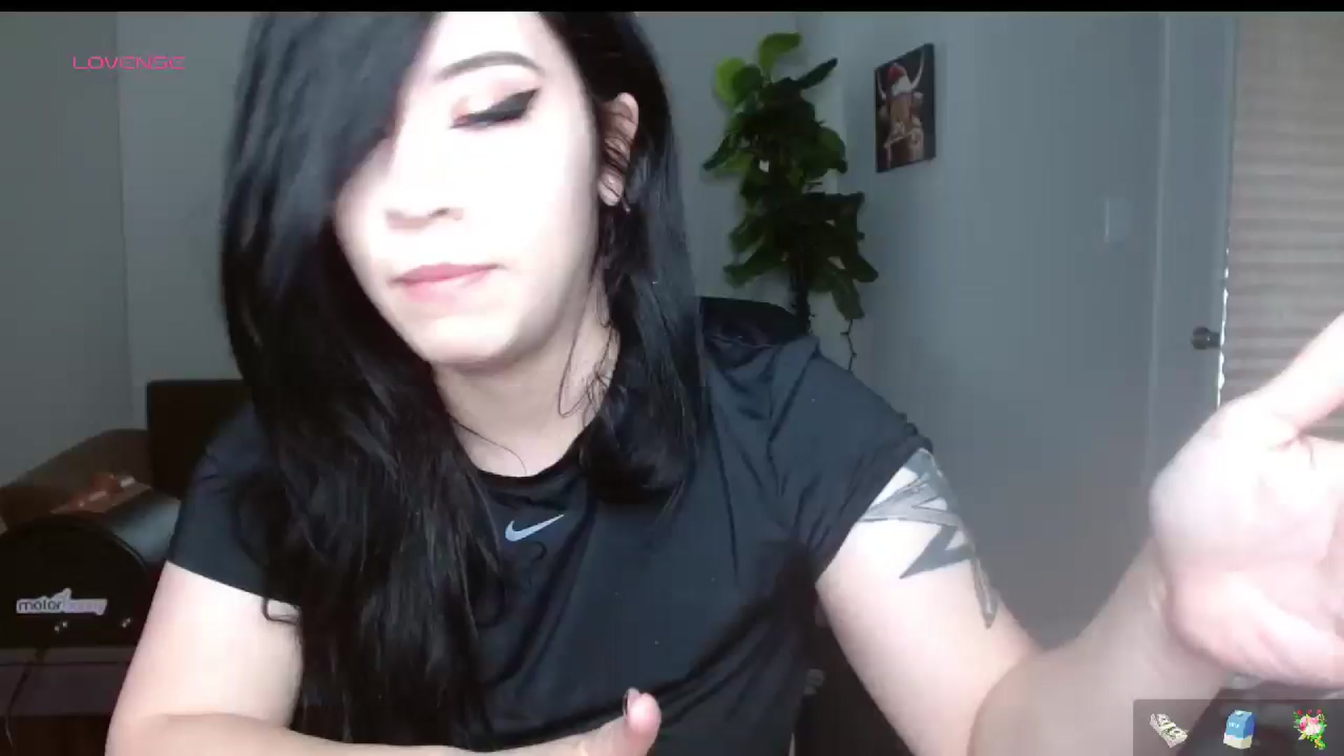 Gallery image thumbnail from Maikuchi's myfreecams stream on, 01/02/2025, 19:56 image 15 of 20