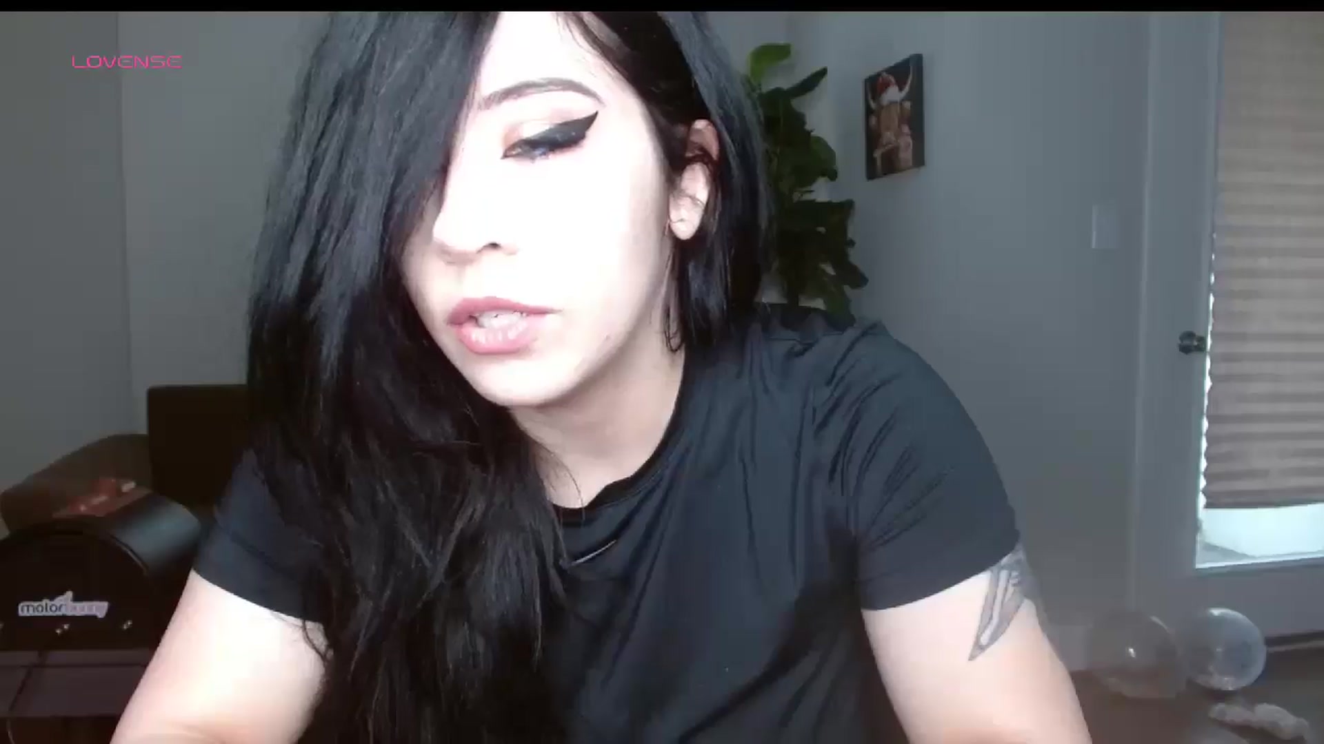 Gallery image thumbnail from Maikuchi's myfreecams stream on, 01/02/2025, 19:56 image 12 of 20