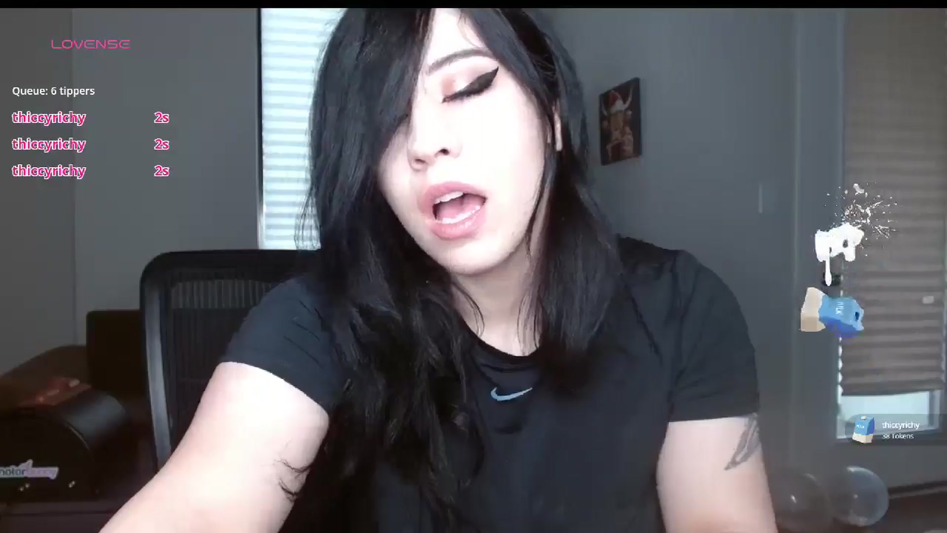 Gallery image thumbnail from Maikuchi's myfreecams stream on, 01/02/2025, 20:32 image 19 of 20
