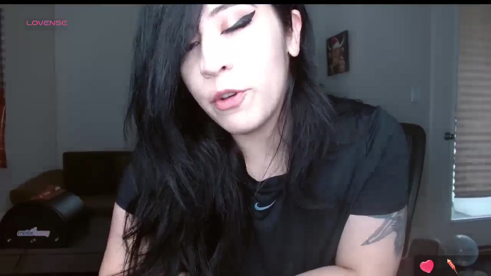 Gallery image thumbnail from Maikuchi's myfreecams stream on, 01/02/2025, 20:32 image 8 of 20