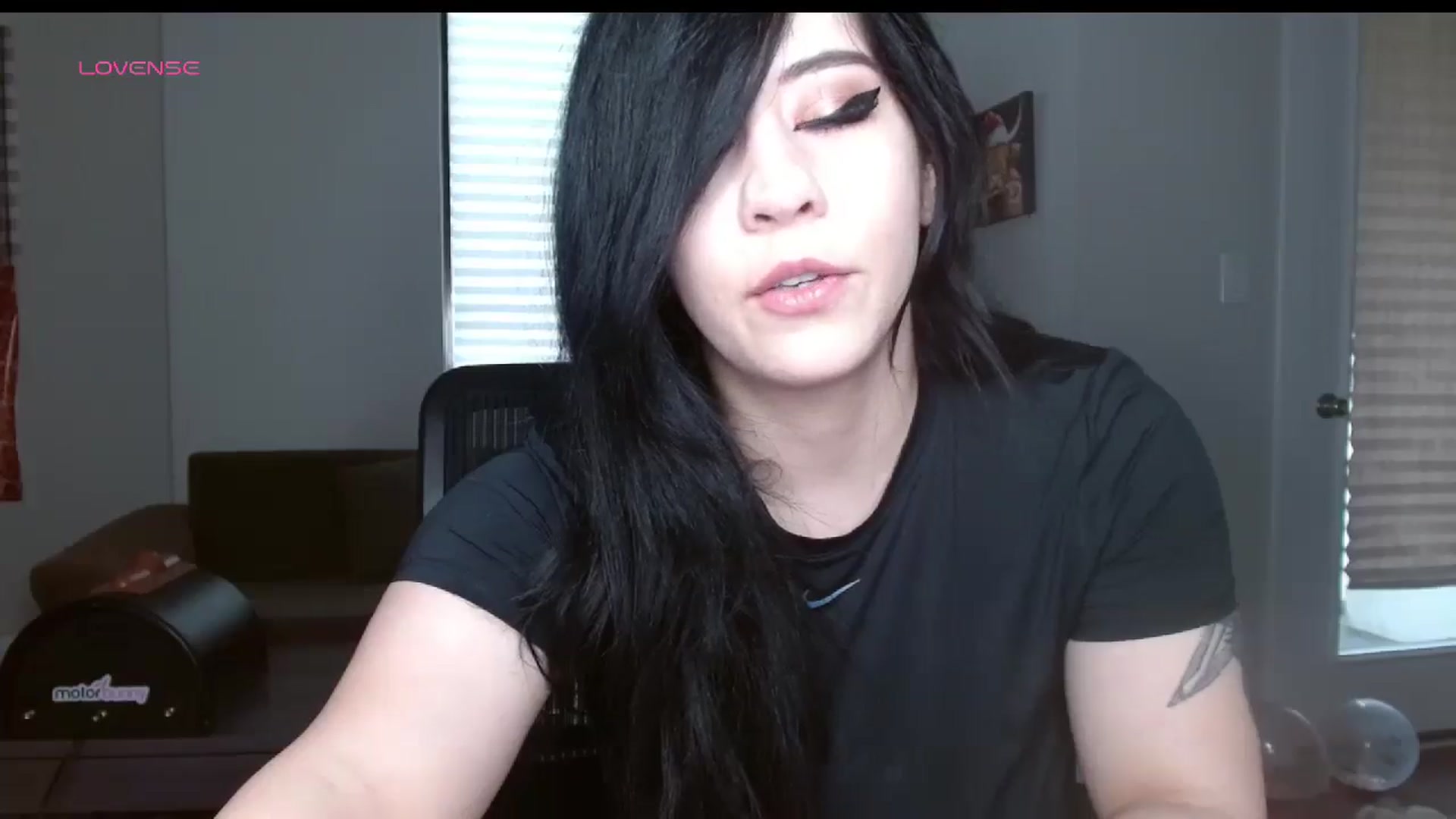 Gallery image thumbnail from Maikuchi's myfreecams stream on, 01/02/2025, 20:32 image 12 of 20