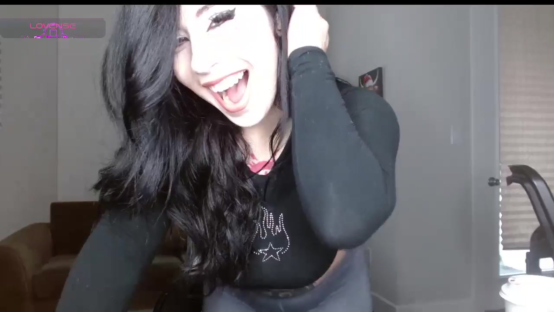 Gallery image thumbnail from Maikuchi's myfreecams stream on, 01/10/2025, 16:58 image 12 of 20