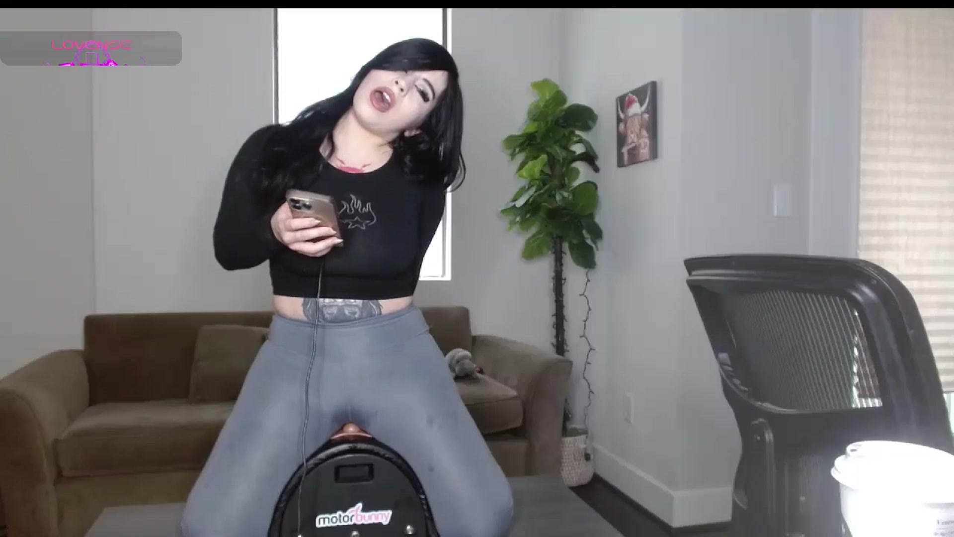 Gallery image thumbnail from Maikuchi's myfreecams stream on, 01/10/2025, 16:58 image 9 of 20