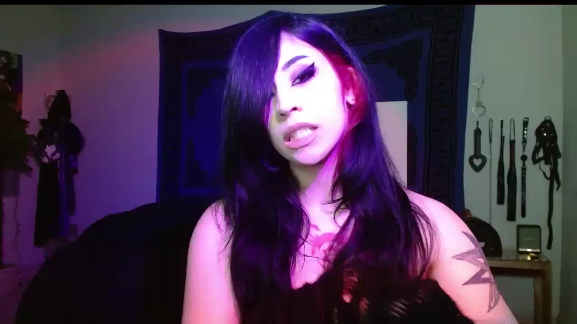 Gallery image thumbnail from Maikuchi's myfreecams stream on, 04/09/2025, 20:04 image 15 of 20