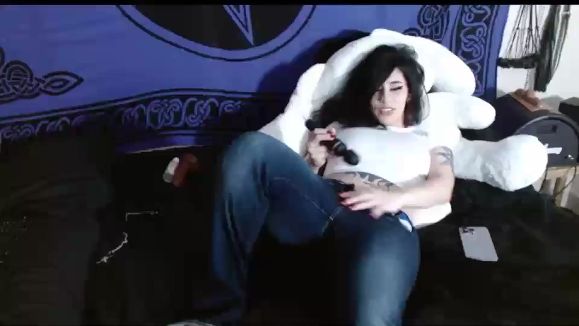 Gallery image thumbnail from Maikuchi's myfreecams stream on, 05/01/2025, 14:42 image 10 of 20