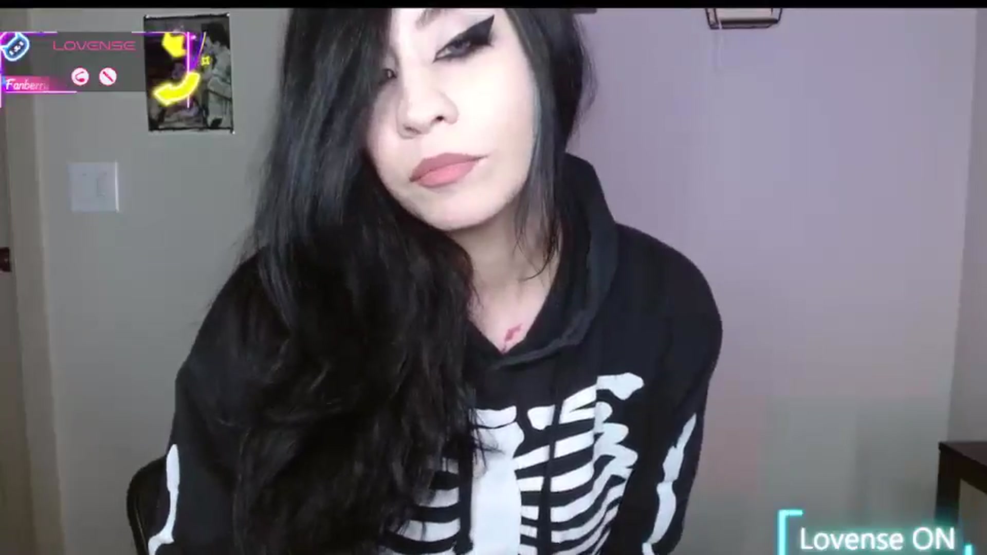 Gallery image thumbnail from Maikuchi's myfreecams stream on, 07/31/2025, 24:01 image 17 of 20
