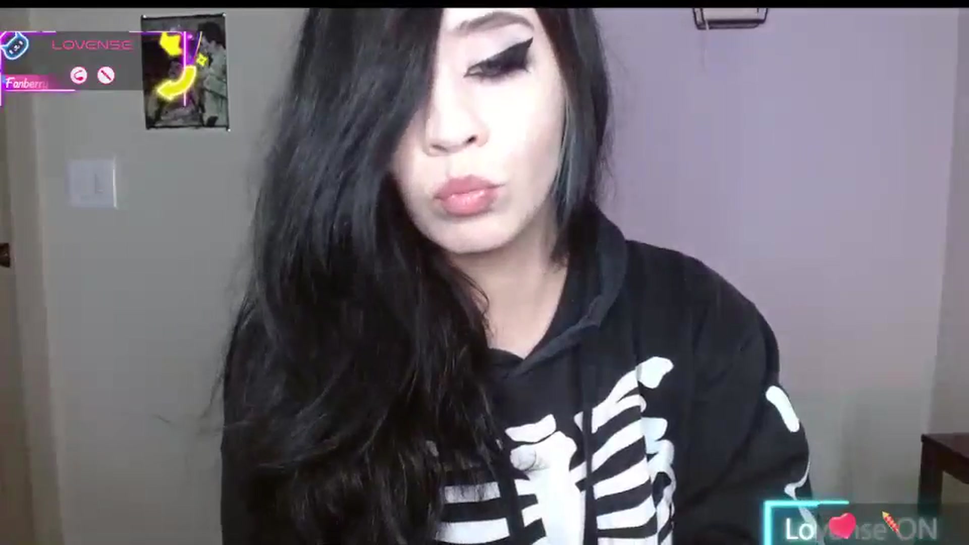 Gallery image thumbnail from Maikuchi's myfreecams stream on, 07/31/2025, 24:13 image 4 of 20