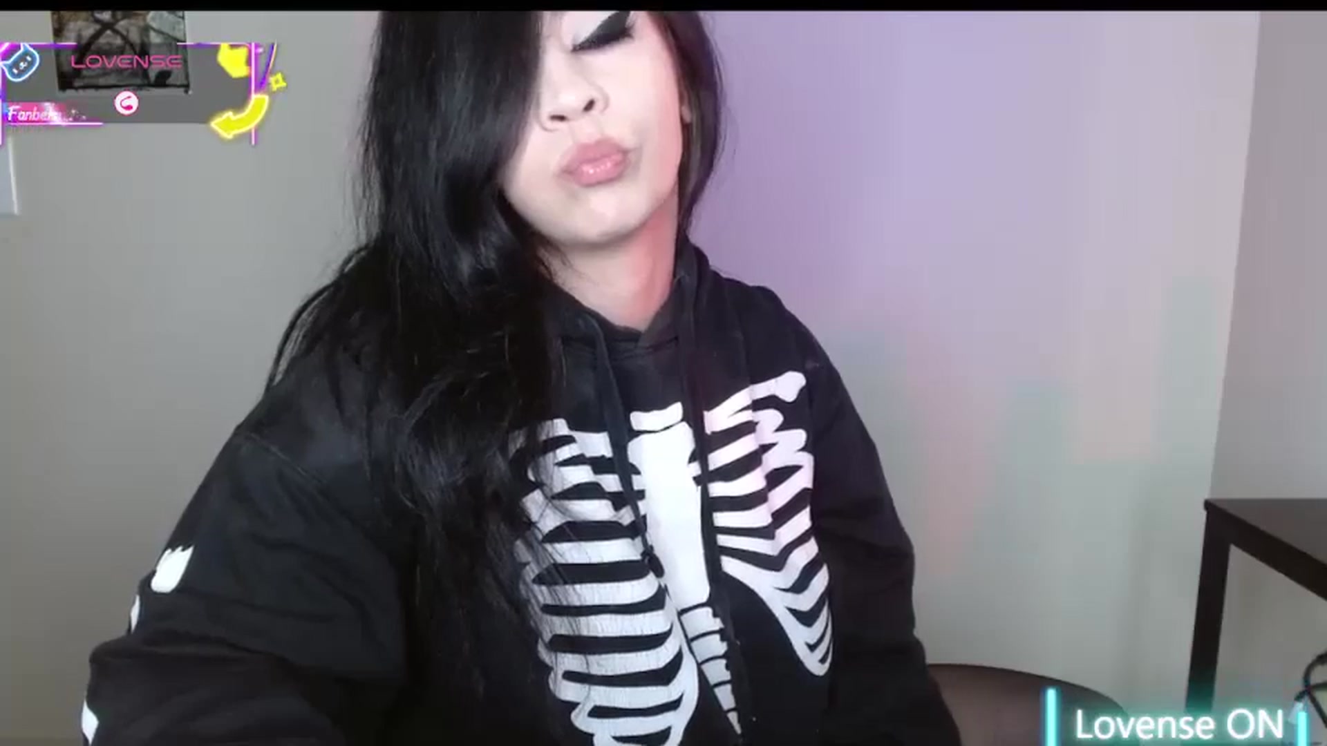 Gallery image thumbnail from Maikuchi's myfreecams stream on, 08/06/2025, 21:40 image 15 of 20