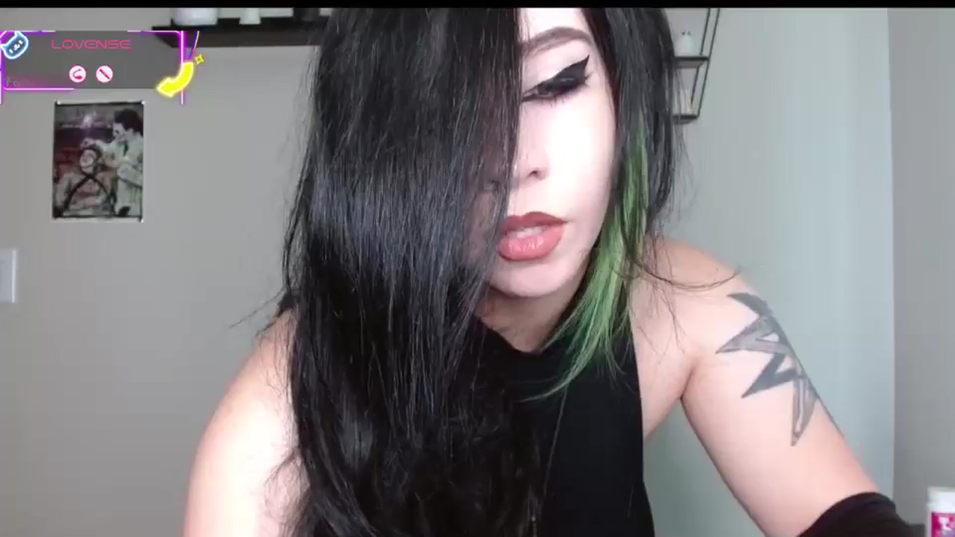 Gallery image thumbnail from Maikuchi's myfreecams stream on, 08/19/2025, 17:23 image 1 of 20
