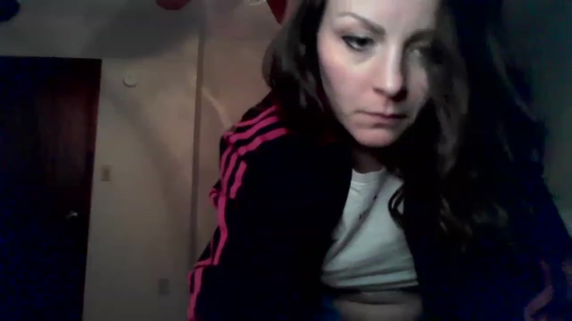 Gallery image thumbnail from MainSQUEEZE69's myfreecams stream on, 11/23/2022, 05:57 image 20 of 20