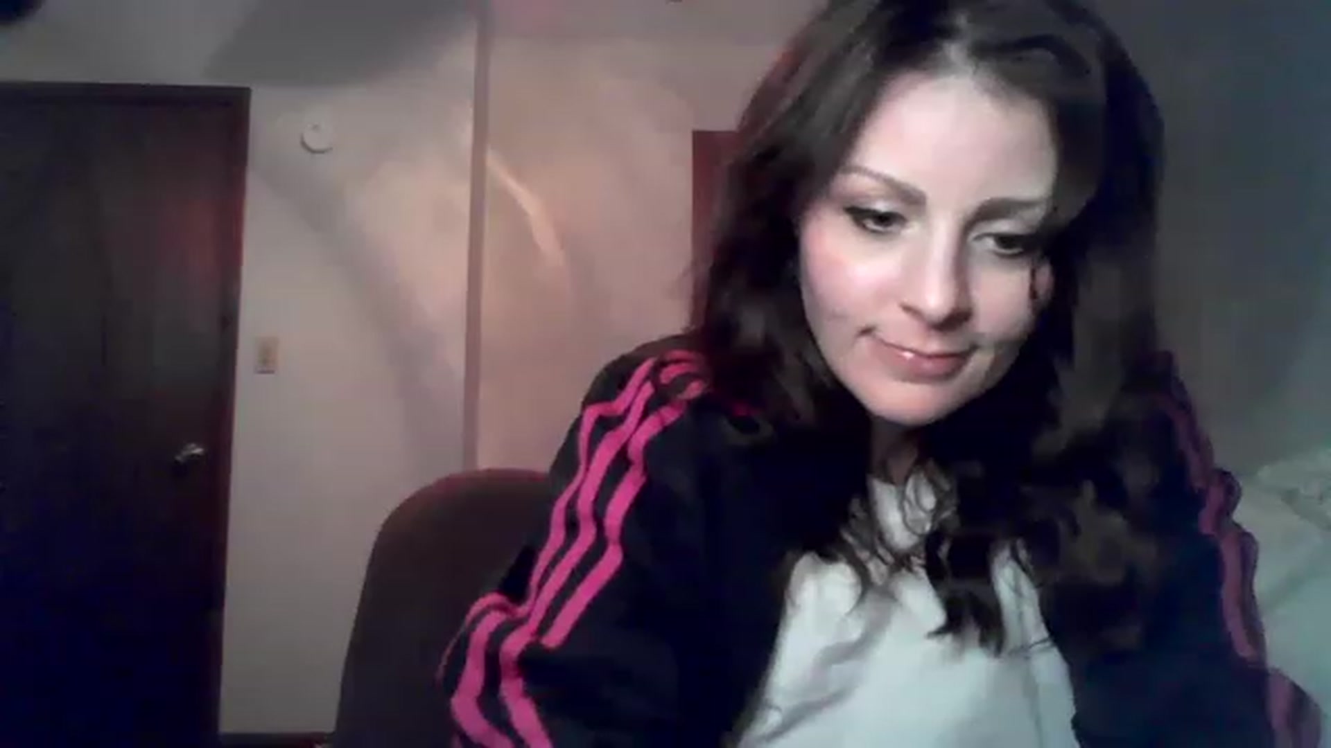 Gallery image thumbnail from MainSQUEEZE69's myfreecams stream on, 11/23/2022, 05:57 image 9 of 20