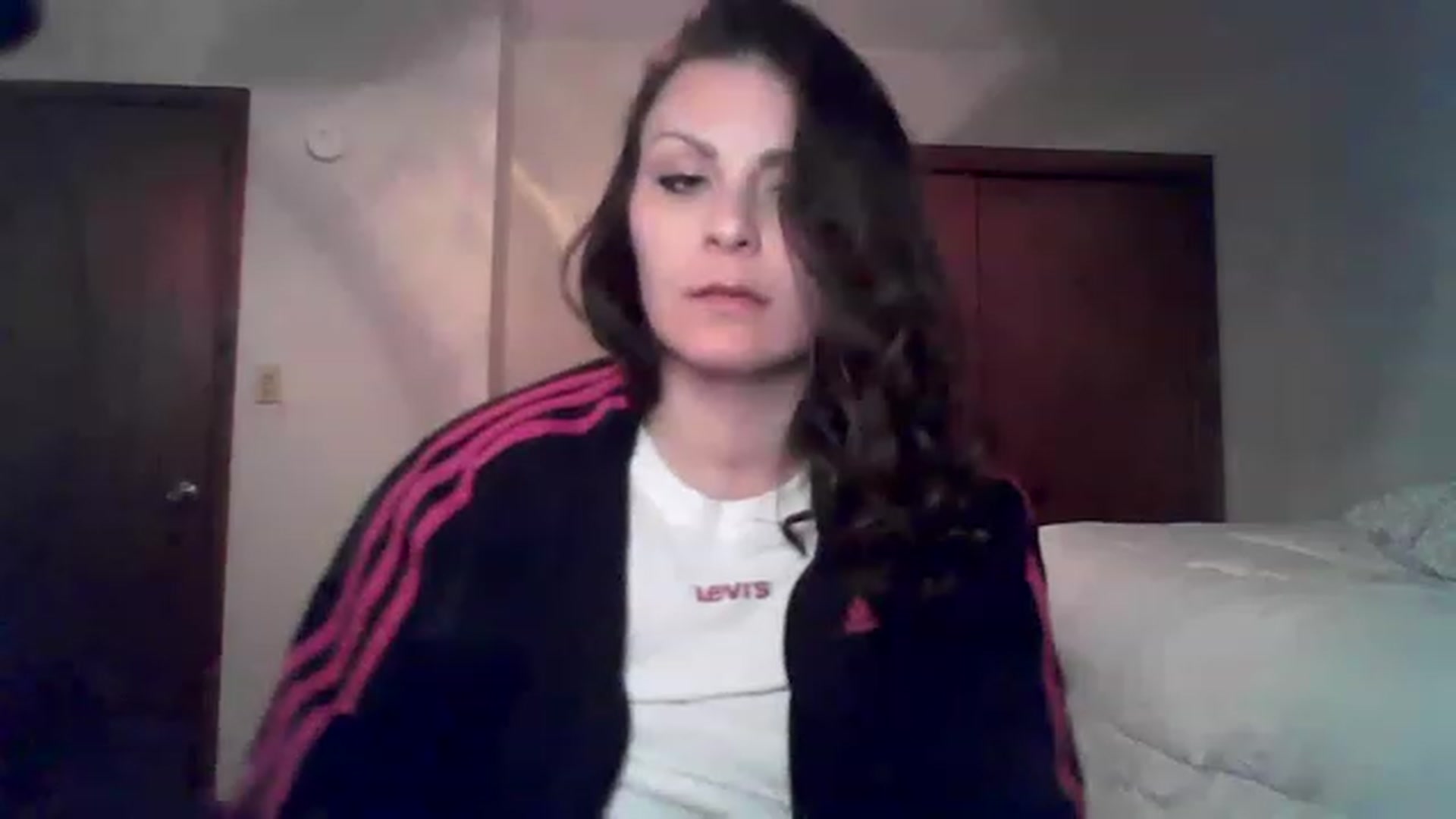 Gallery image thumbnail from MainSQUEEZE69's myfreecams stream on, 11/23/2022, 05:57 image 16 of 20