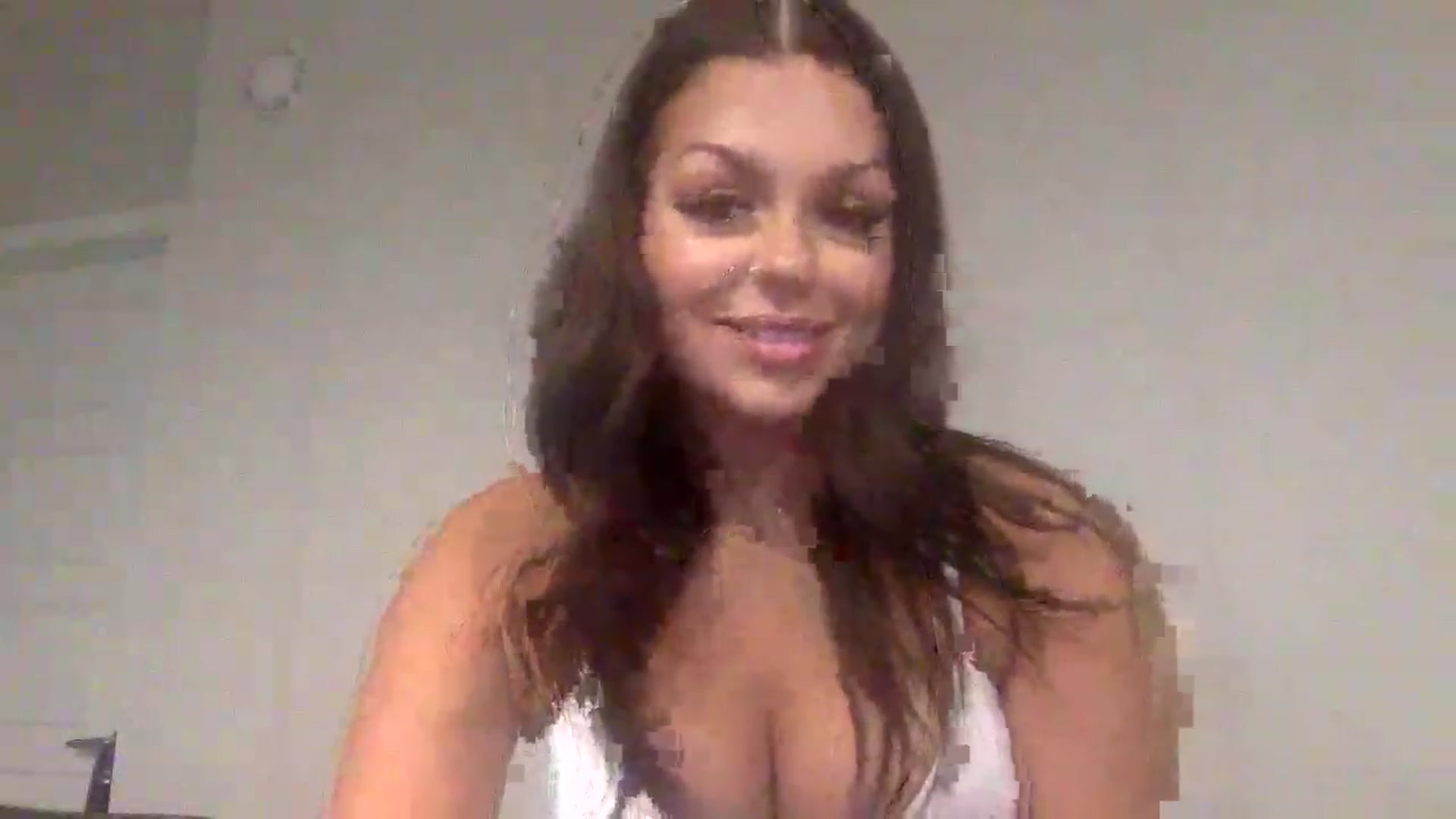 Gallery image thumbnail from Maiseybabyxo's myfreecams stream on, 06/26/2023, 02:09 image 10 of 20
