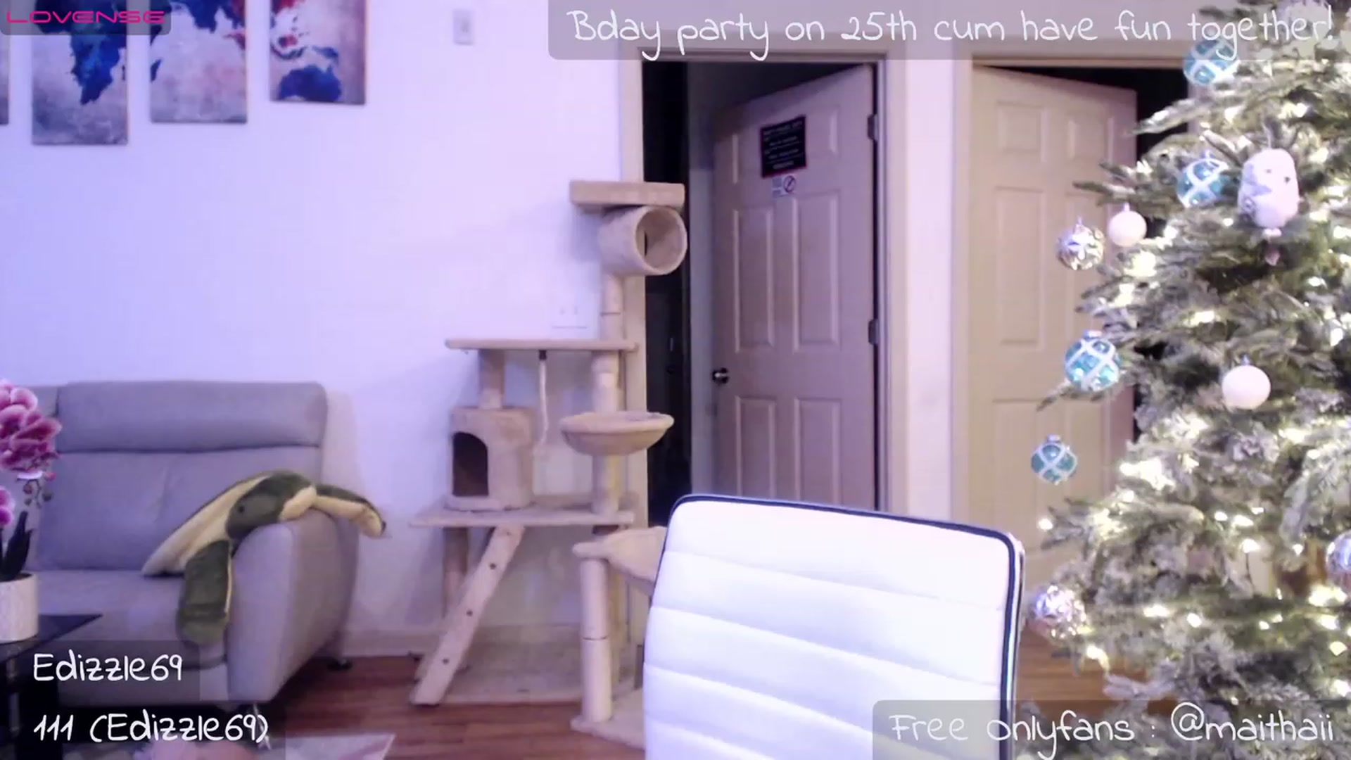 Gallery image thumbnail from Maithaiii's myfreecams stream on, 11/14/2022, 11:04 image 9 of 20