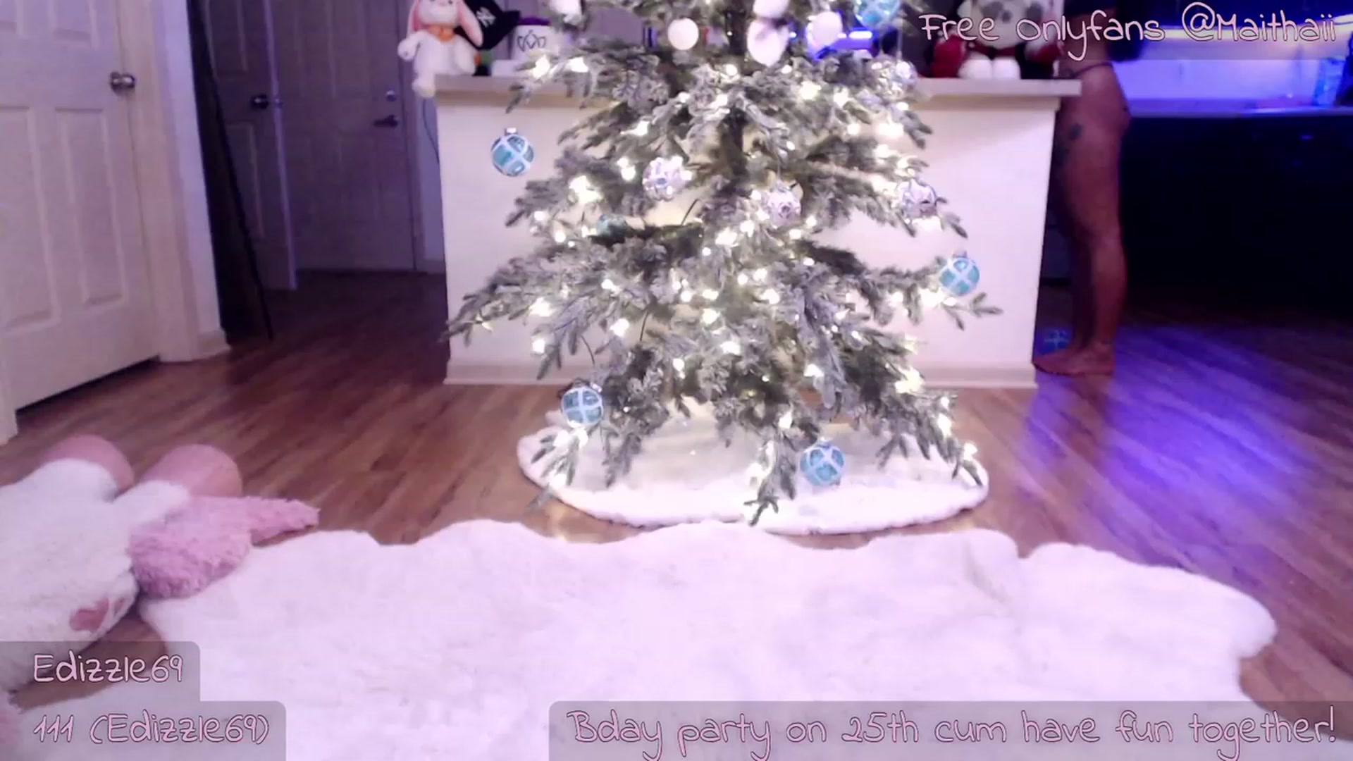 Gallery image thumbnail from Maithaiii's myfreecams stream on, 11/22/2022, 05:29 image 13 of 20