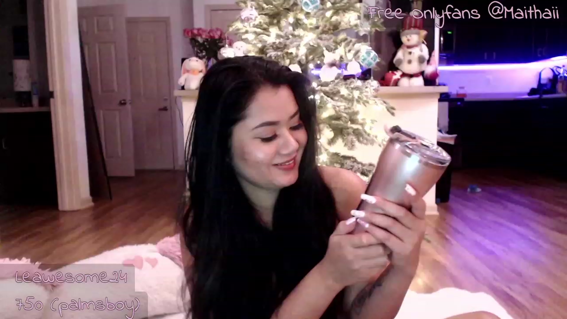 Gallery image thumbnail from Maithaiii's myfreecams stream on, 12/05/2022, 07:14 image 19 of 20