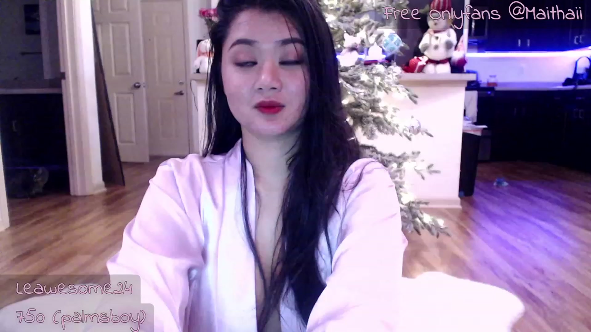 Gallery image thumbnail from Maithaiii's myfreecams stream on, 12/05/2022, 09:17 image 2 of 20