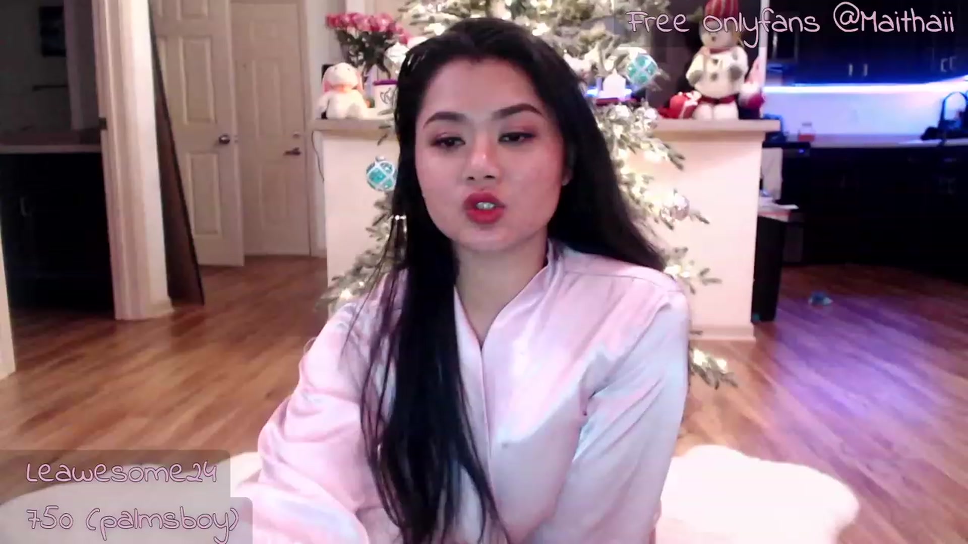 Gallery image thumbnail from Maithaiii's myfreecams stream on, 12/05/2022, 09:17 image 5 of 20