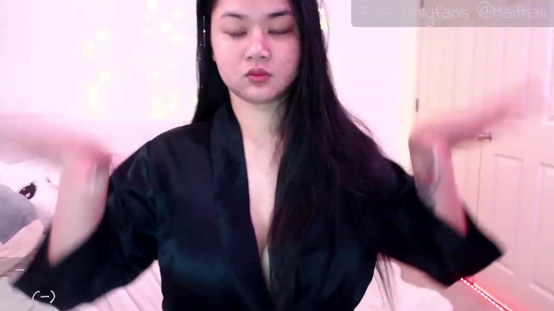 Gallery image thumbnail from Maithaiii's myfreecams stream on, 01/09/2023, 08:44 image 6 of 20