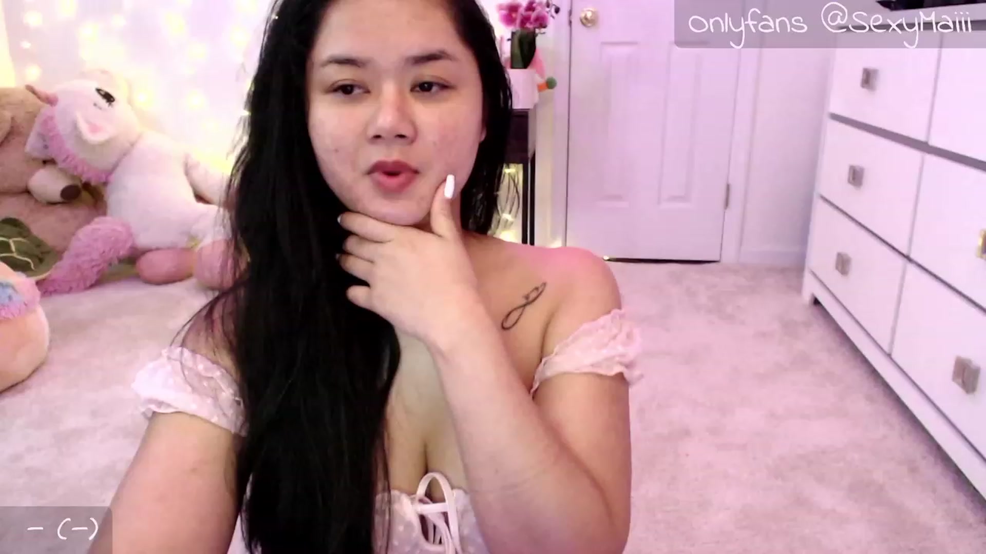 Gallery image thumbnail from Maithaiii's myfreecams stream on, 05/16/2023, 20:02 image 2 of 20